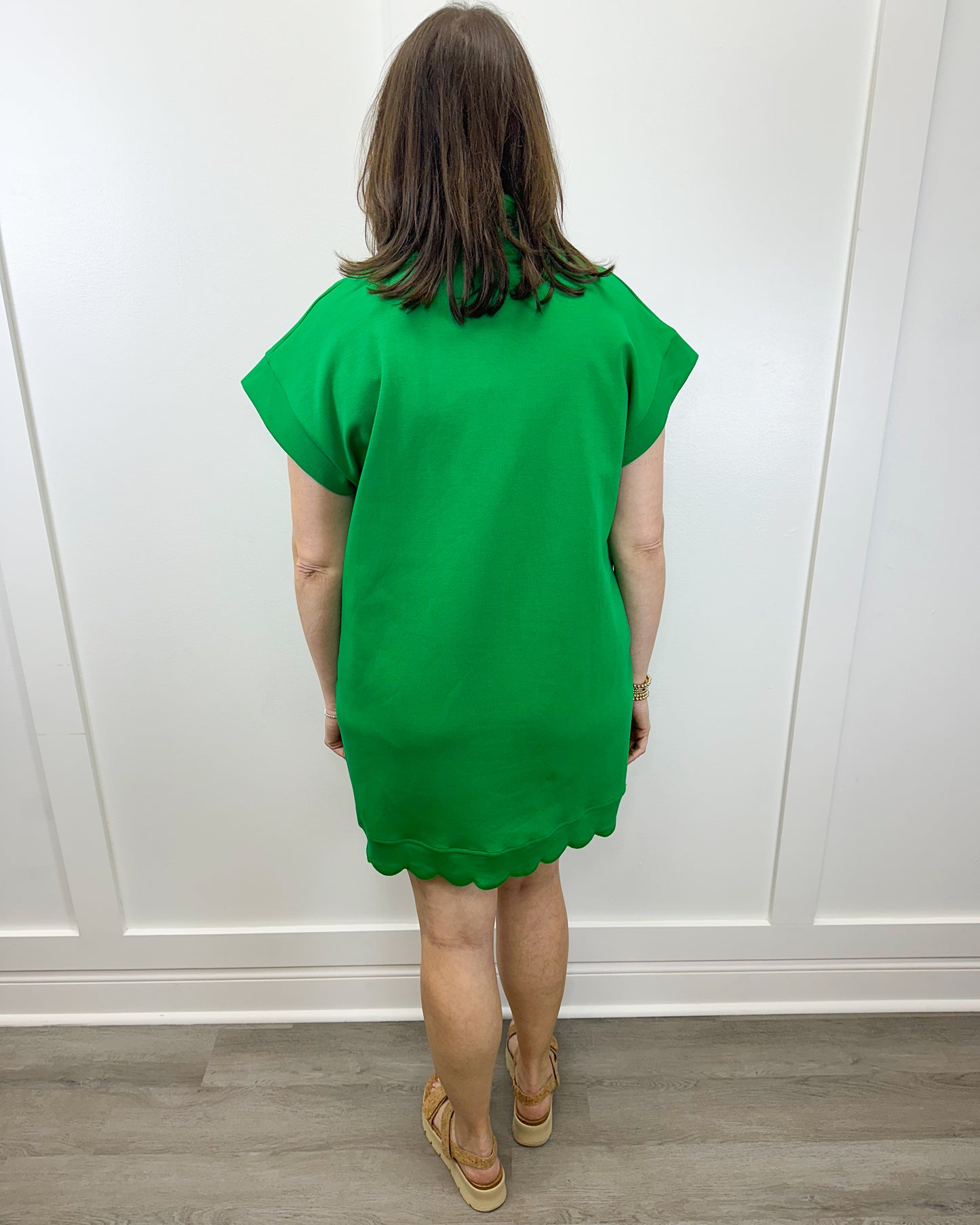 Shayla Scallop Dress - Green Short Dresses Entro