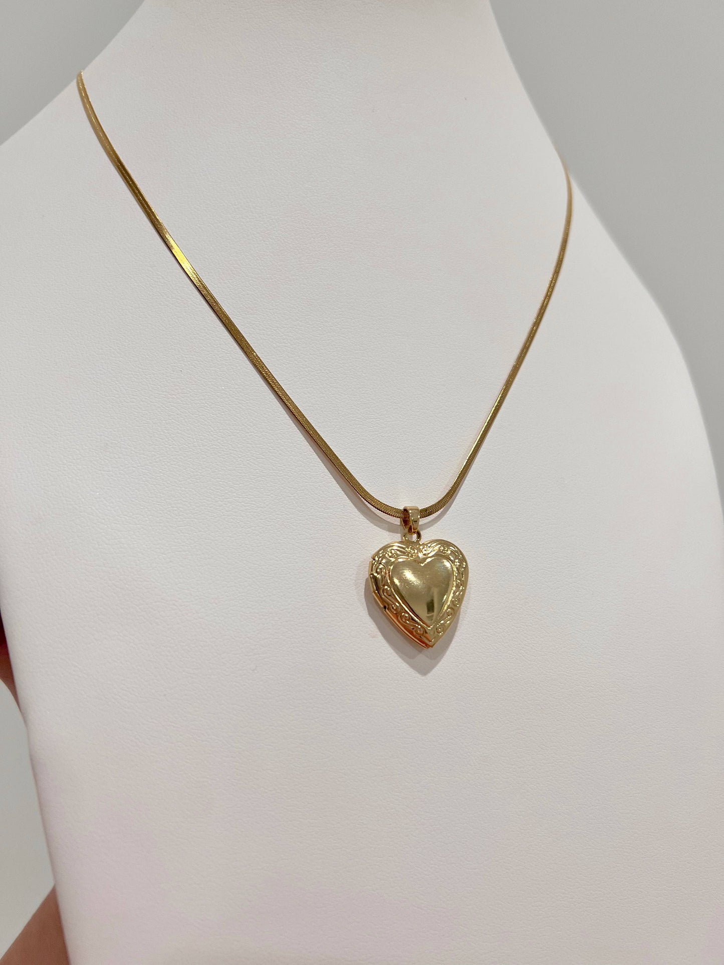 Dainty 2MM Snake Chain Necklaces It's Especially Lucky