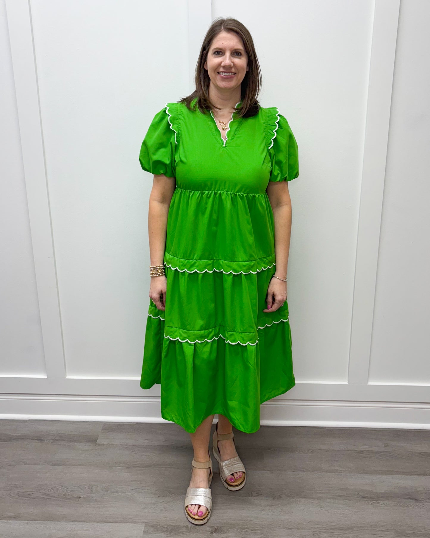 Evelyn Midi Dress - Green w/ White Scalloped Trim Short Dresses Entro