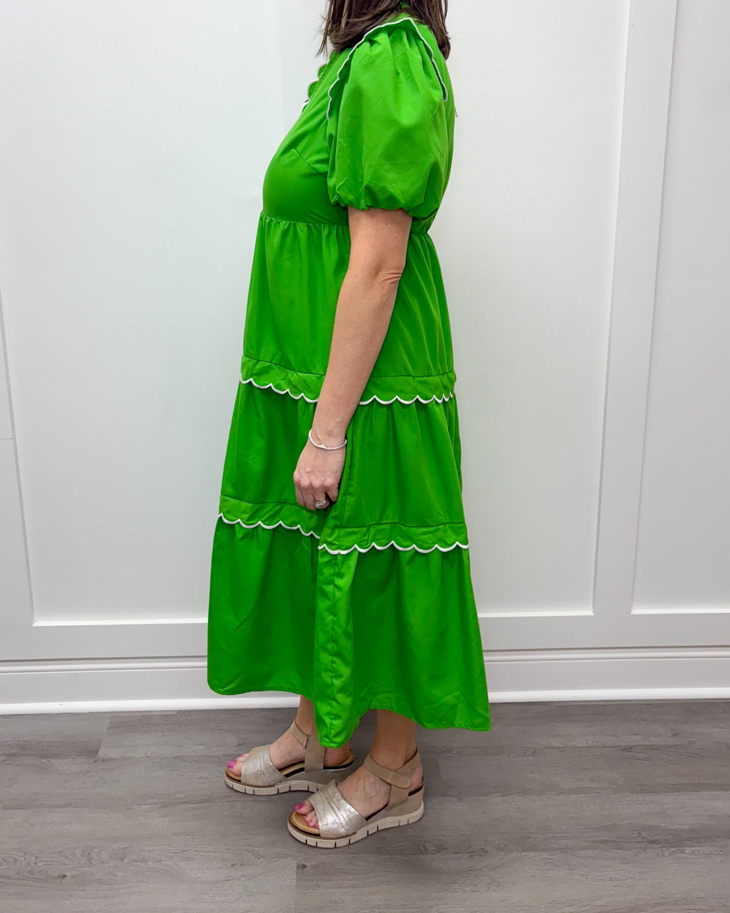 Evelyn Midi Dress - Green w/ White Scalloped Trim Short Dresses Entro
