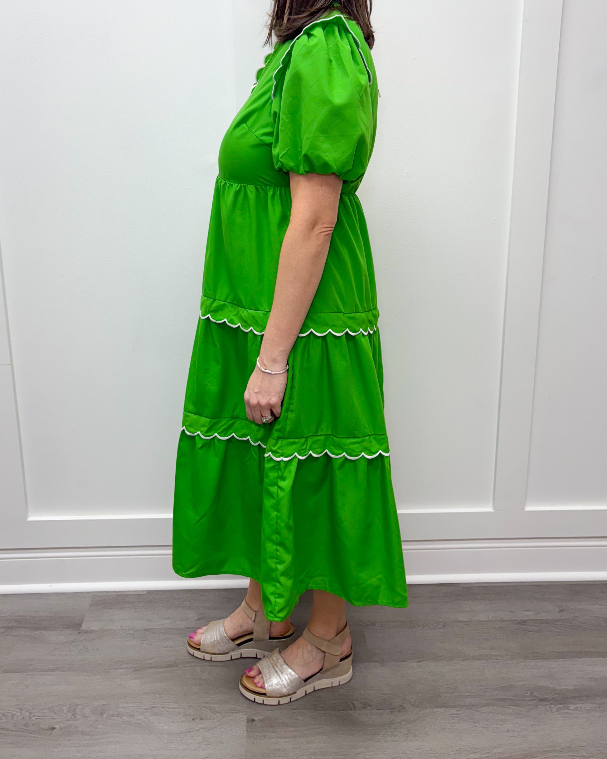 Evelyn Midi Dress - Green w/ White Scalloped Trim Short Dresses Entro