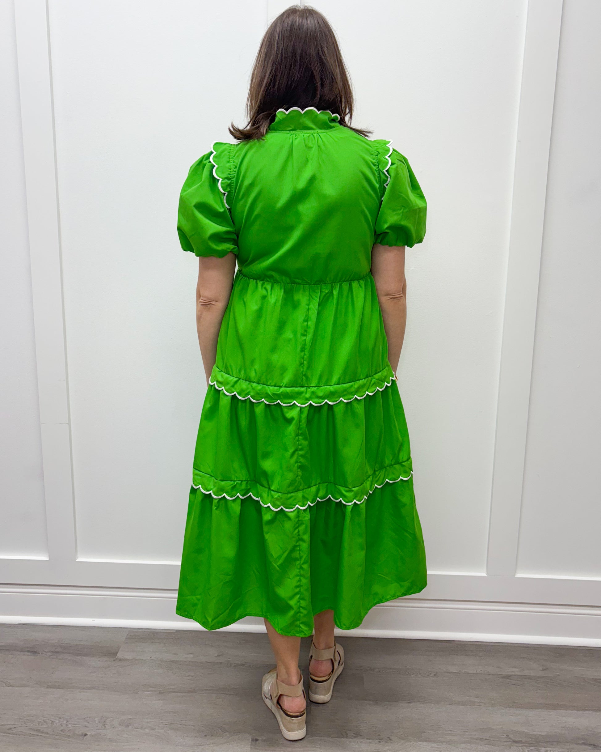Evelyn Midi Dress - Green w/ White Scalloped Trim Short Dresses Entro