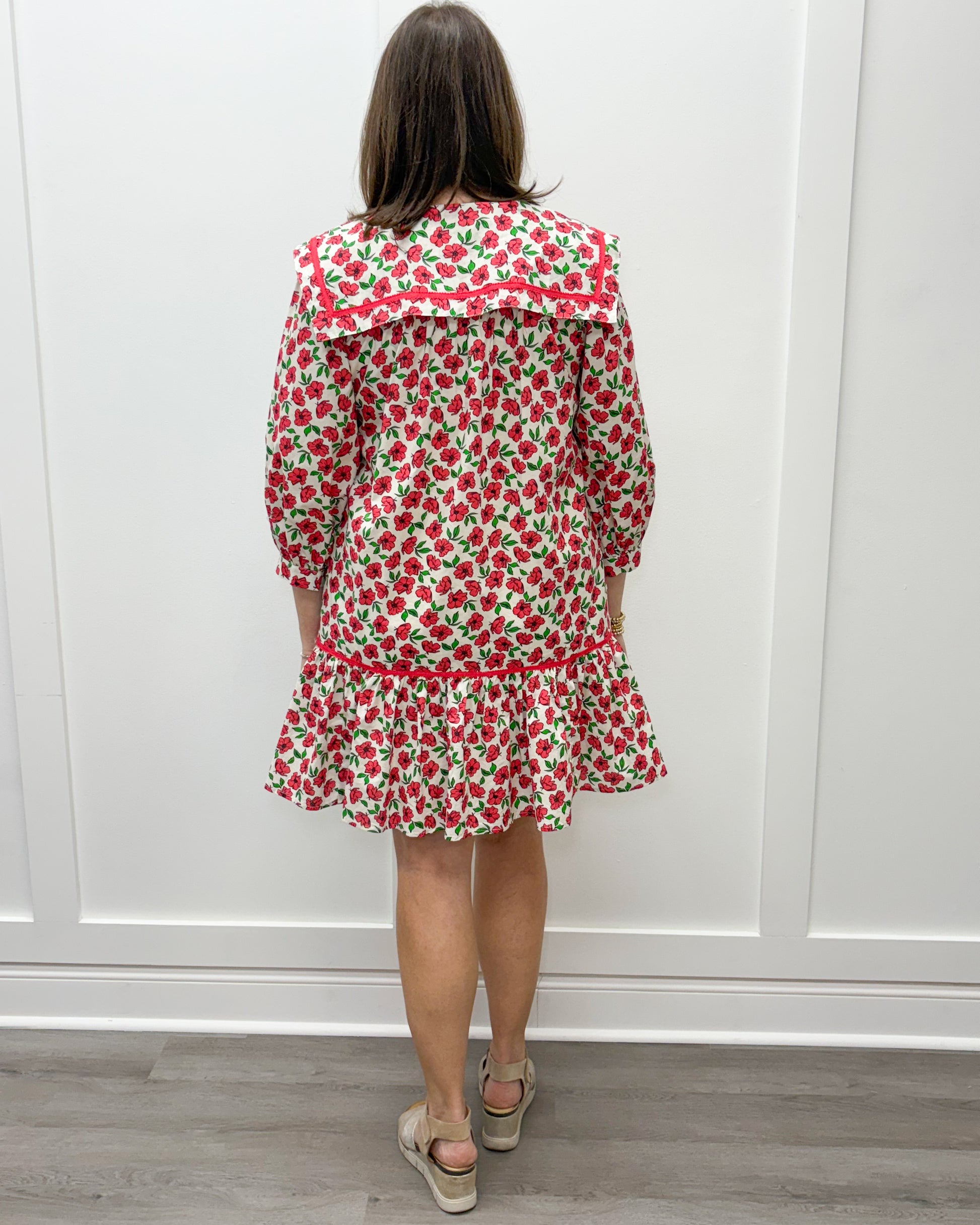 Sheila Dress - Red Floral w/ Gold Flower Buttons Short Dresses Entro